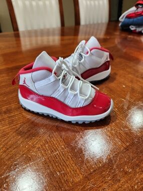 Jordan Retro 11s Size 9C